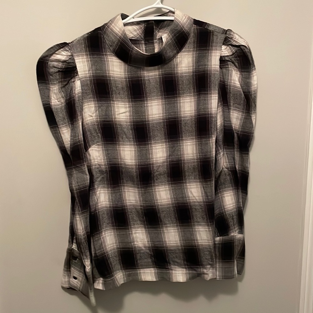 Beautiful preloved light fleece tartan top for women!